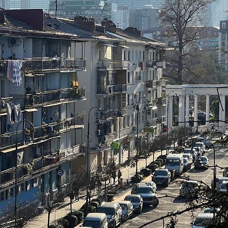 Апартаменты От Зуры باتومي المظهر الخارجي الصورة